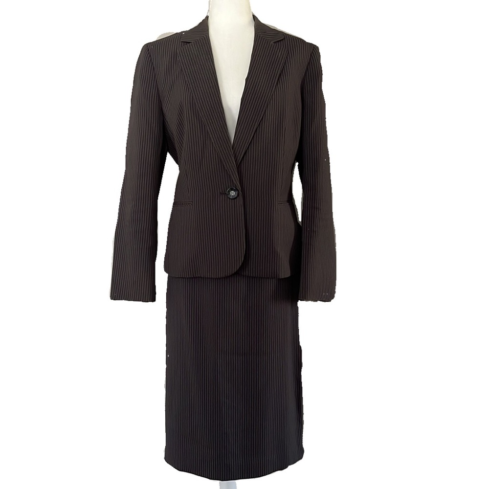 NWT LeSuit Grey Pin Stripe Skirt Suit / 14
